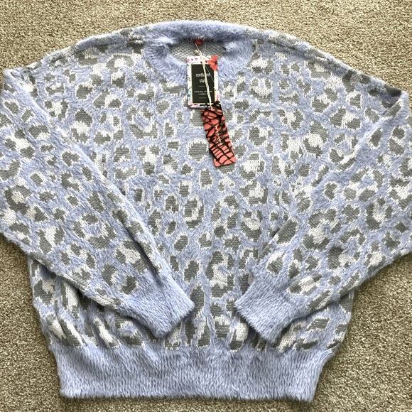 Net. 153 Fuzzy Long Sleeved Leopard Print Sweater Size M/L NWT - Picture 1 of 7